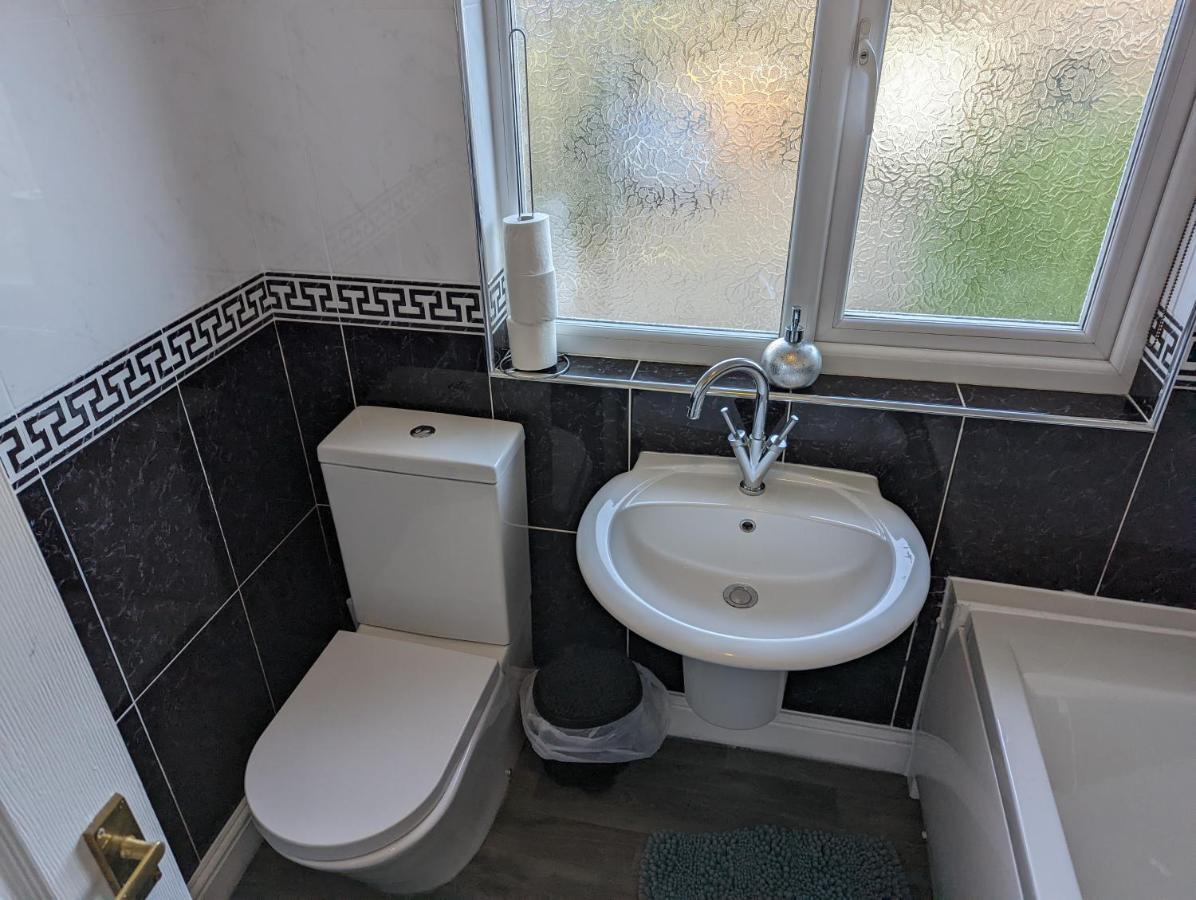 דירות Sleights Whitby House Retreat Sleeps 12 מראה חיצוני תמונה