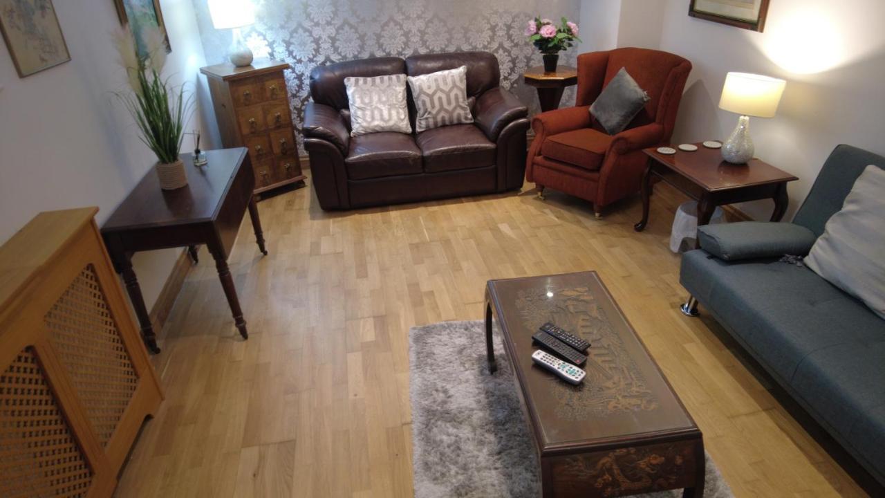 דירות Sleights Whitby House Retreat Sleeps 12 מראה חיצוני תמונה