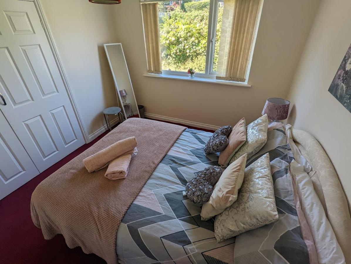 דירות Sleights Whitby House Retreat Sleeps 12 מראה חיצוני תמונה